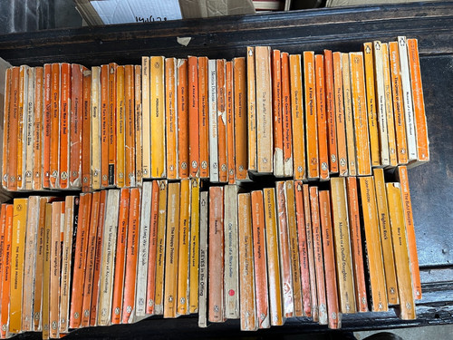 80x vintage paperback books - vintage,